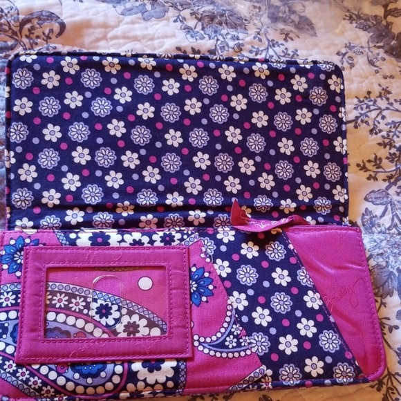 Vera Bradley wallet. - Picture 2 of 6